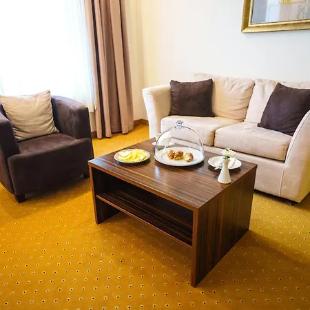 Monogram Park Hotel Ruma